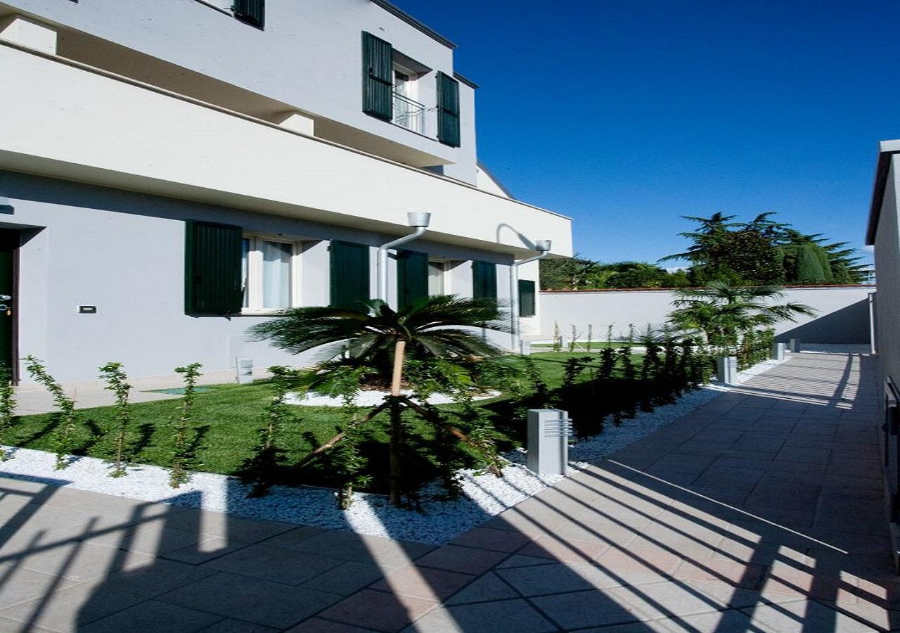 Casa Bonotto Apartment Desenzano del Garda Bagian luar foto